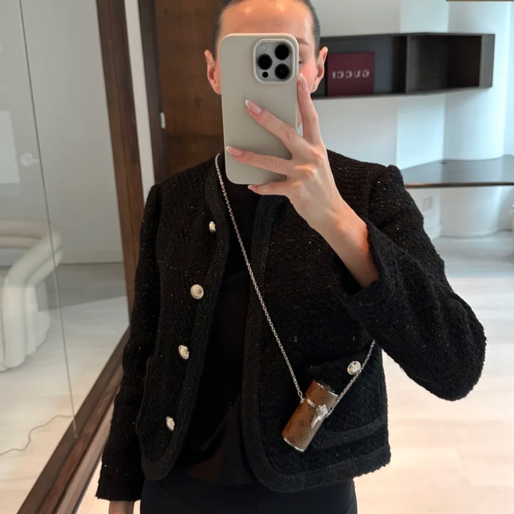 Authentic Louis Vuitton Monogram Reverse Lipstick case - Picture 10 of 10